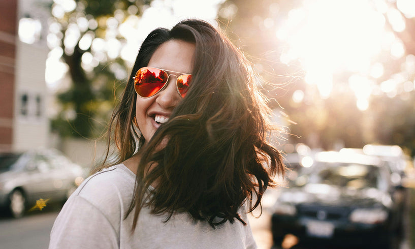 Anti-humidity hair products for summer image