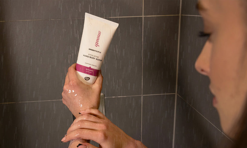 Best face and body scrubs for summer glow image