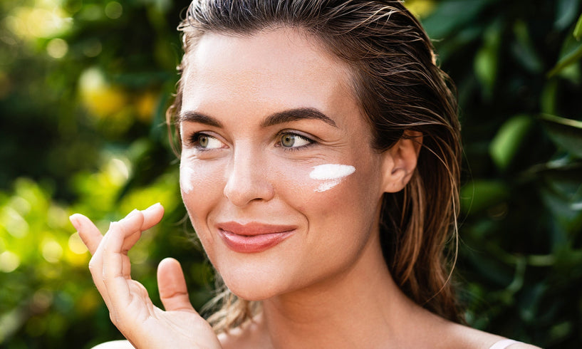 How to use self tan with sunscreen image