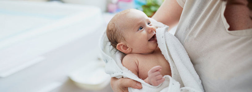 Baby’s first bath: When can you use baby products on a newborn? image